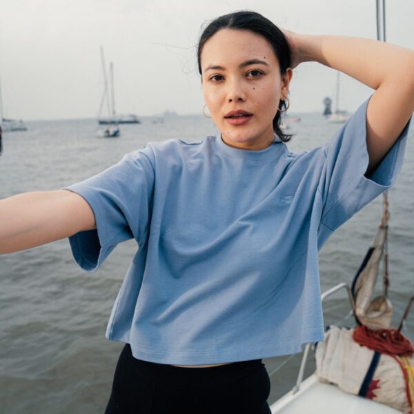 ORGANIC COTTON CROP TOP WITH SKY BLUE